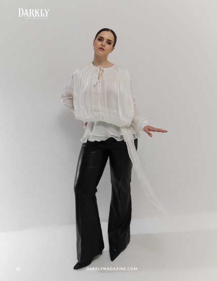 Darkly issue 530 February, page 10